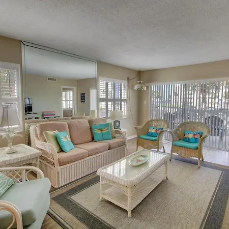 El Matador 120 - Second Floor End Unit With Easy Access To All Amenities